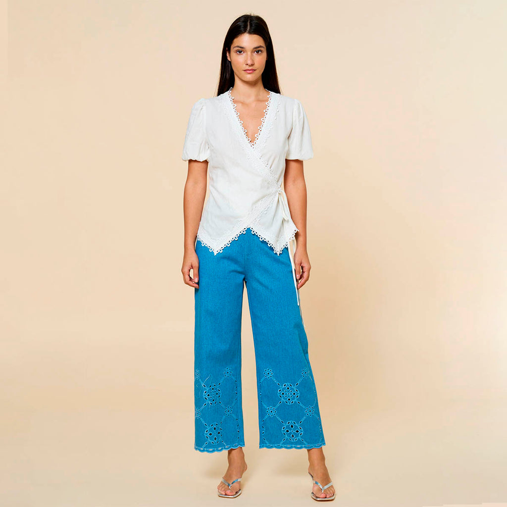 Pantalon Azul con Bordado