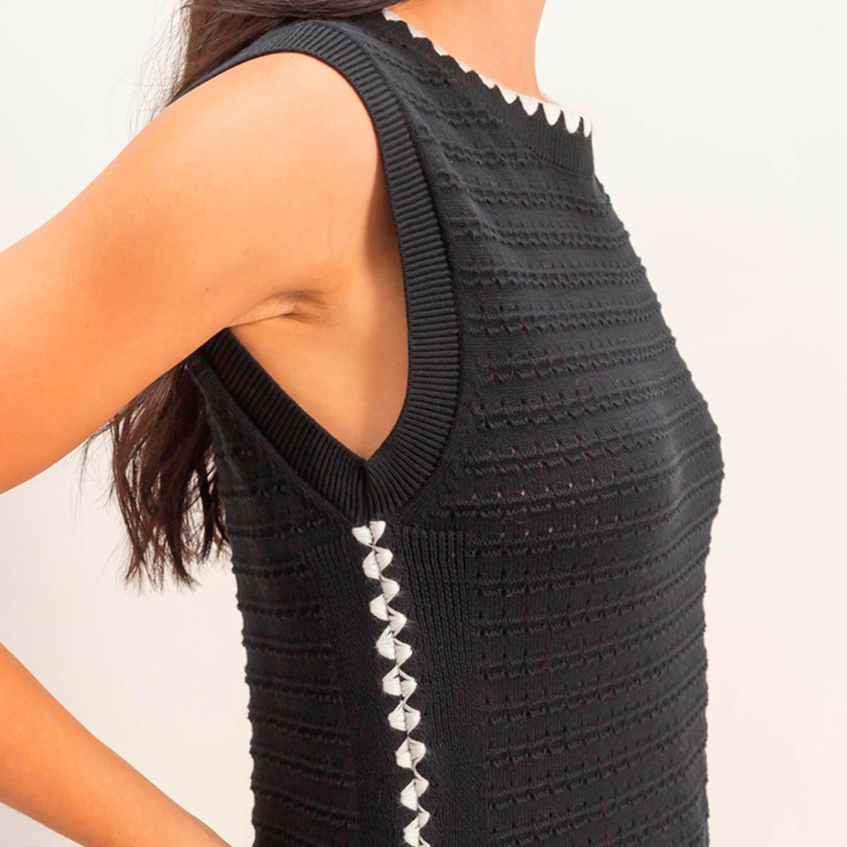 Blusa Negra con Decoracion