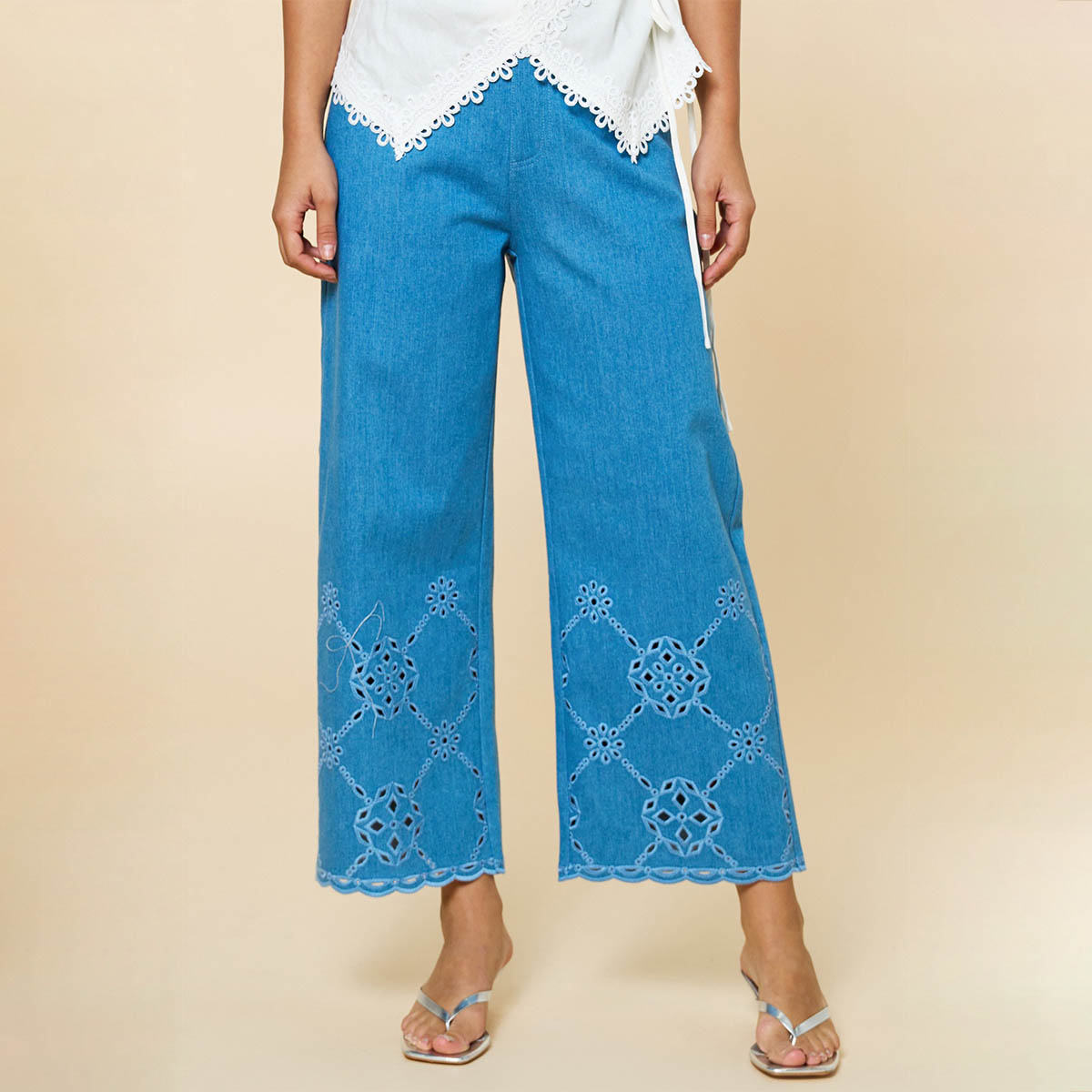 Pantalon Azul con Bordado