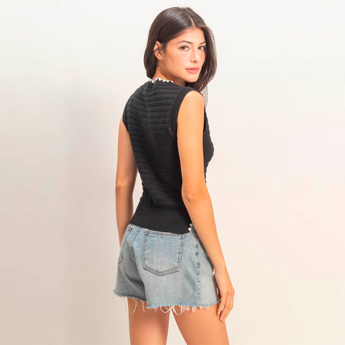 Blusa Negra con Decoracion