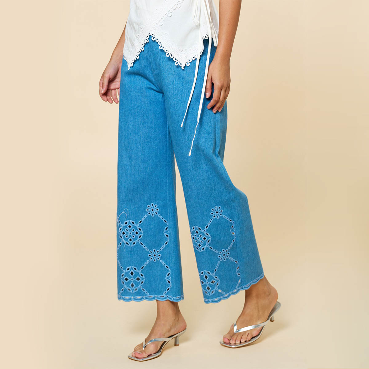 Pantalon Azul con Bordado