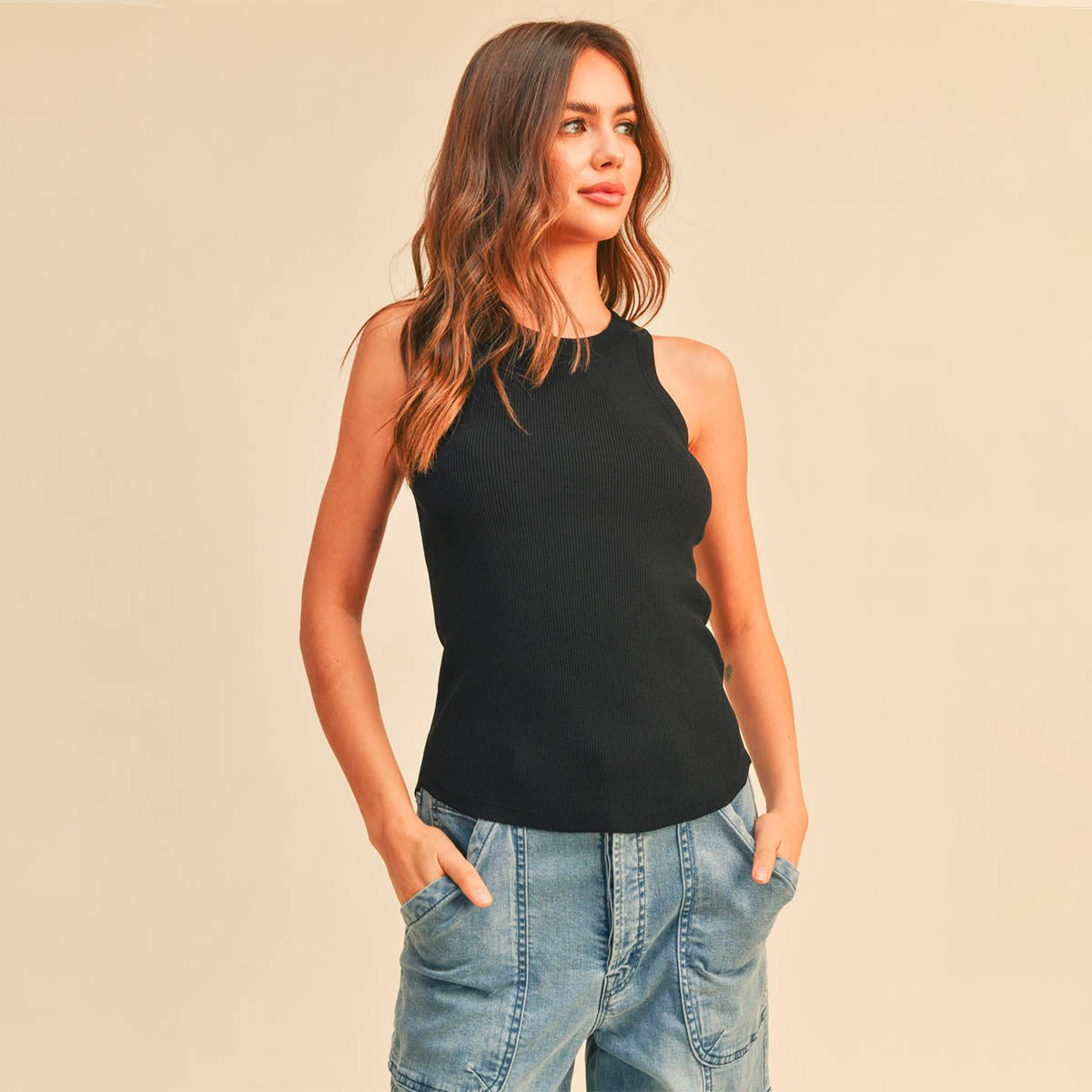 Blusa Negra de Tirantes