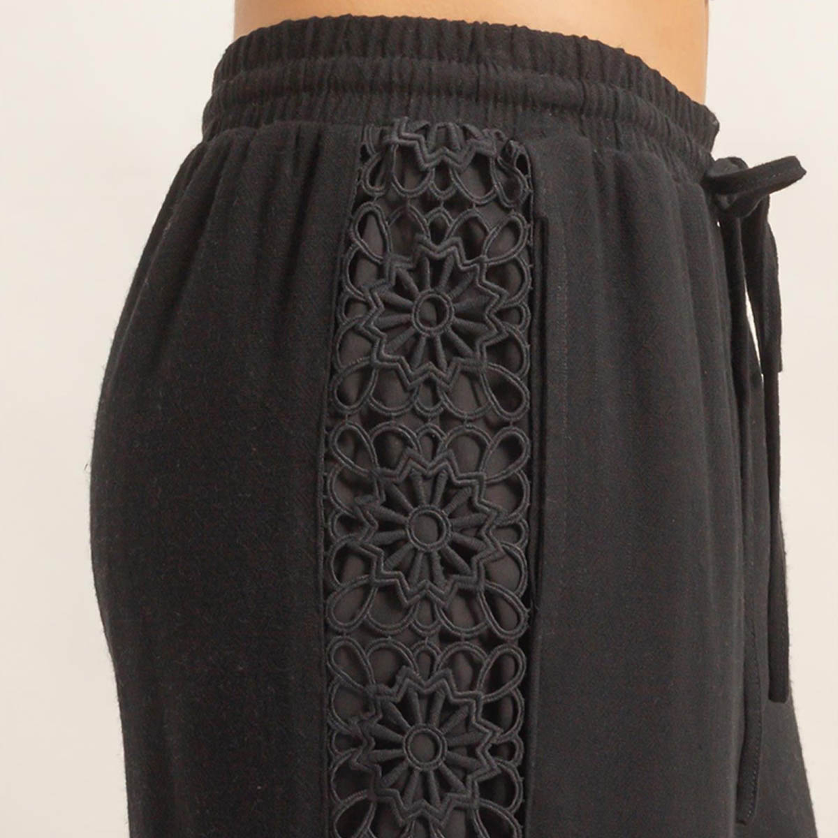 Set Negro con Detalle
