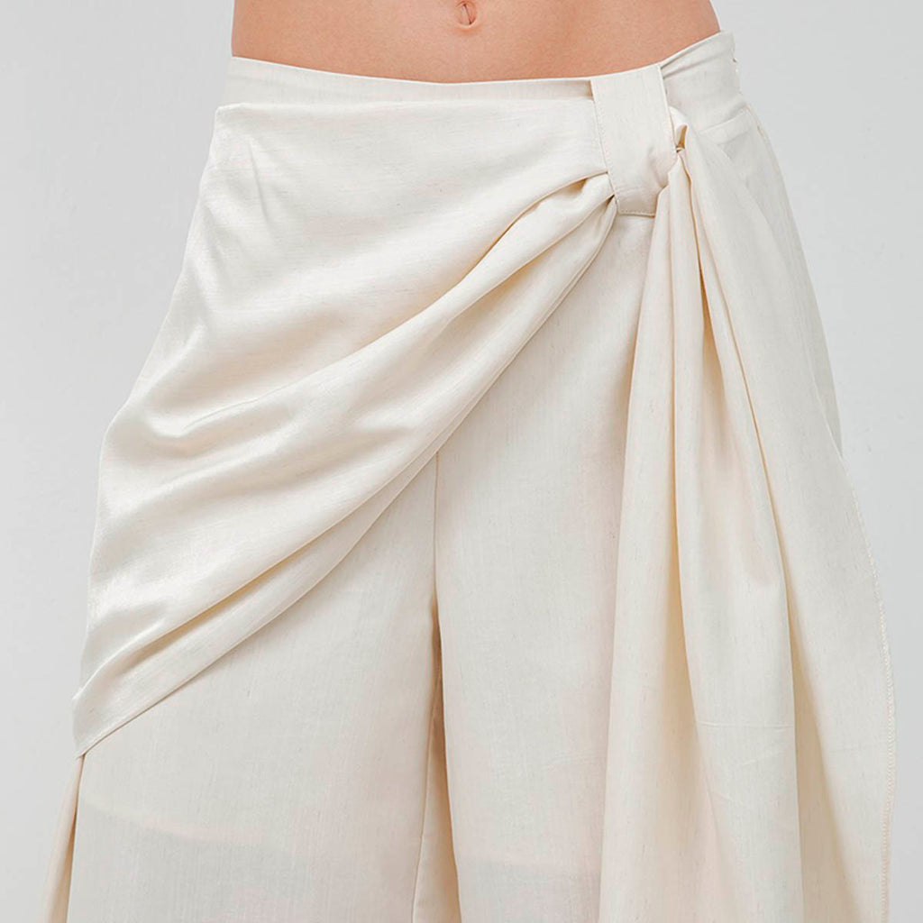 Pantalon Beige con Detalle