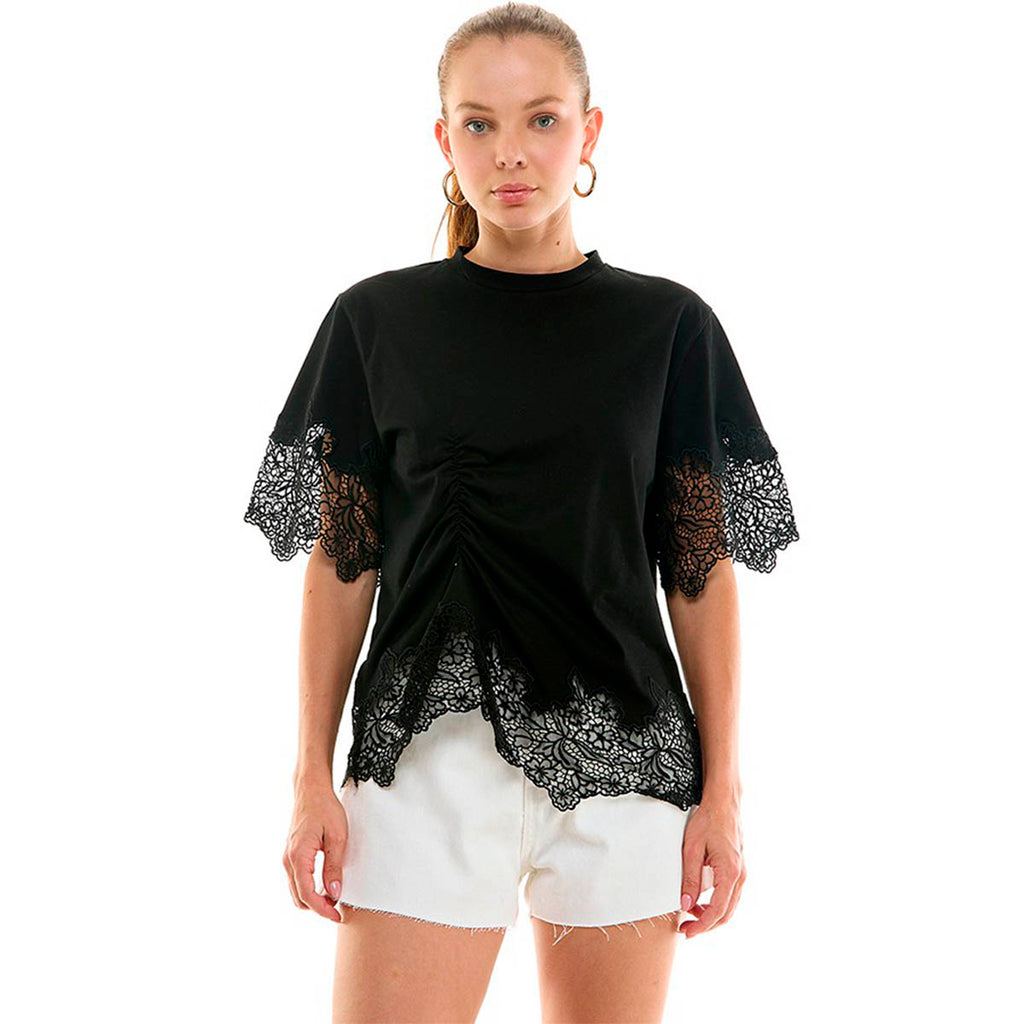 Blusa Nega con Bordado
