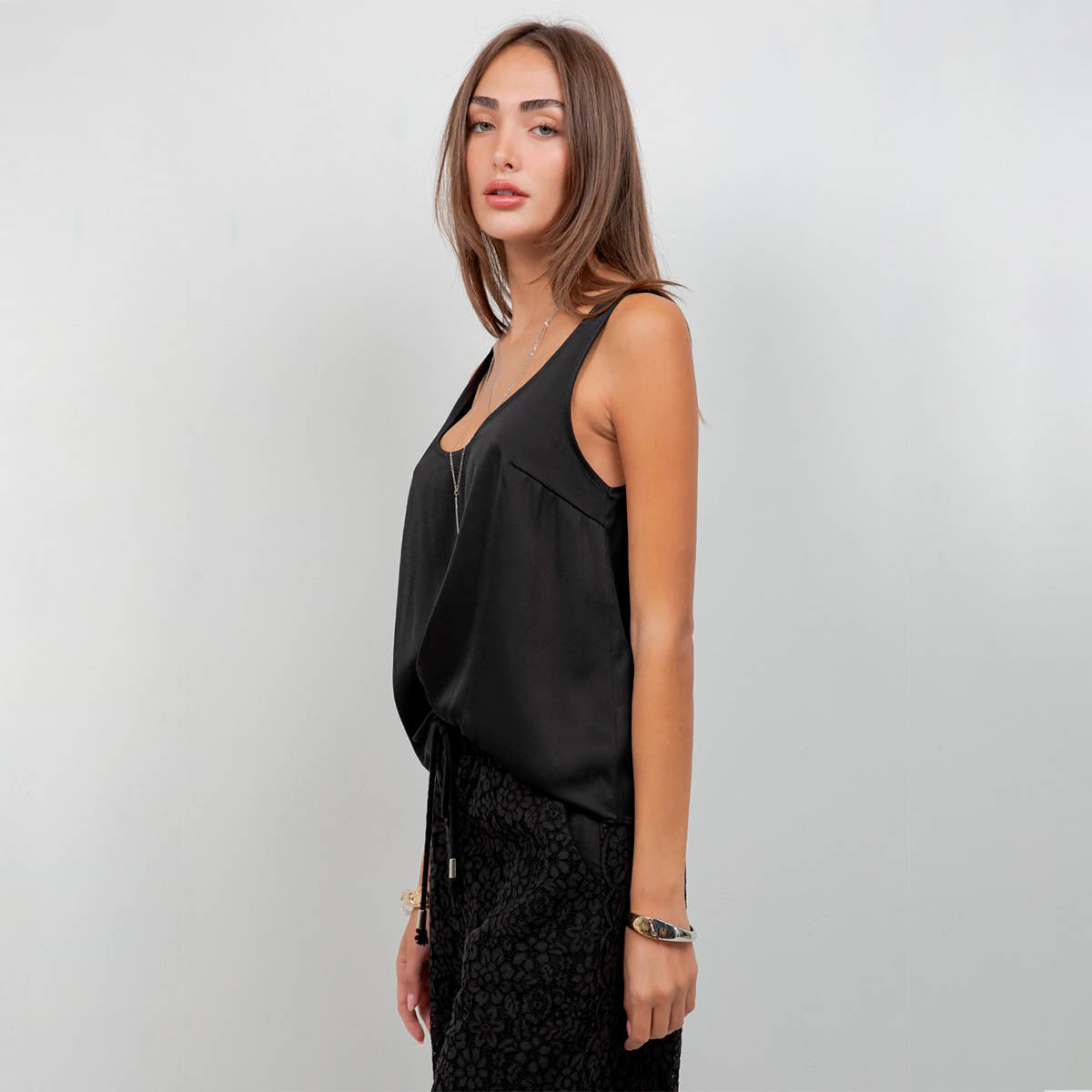 Blusa Negra de Tirante