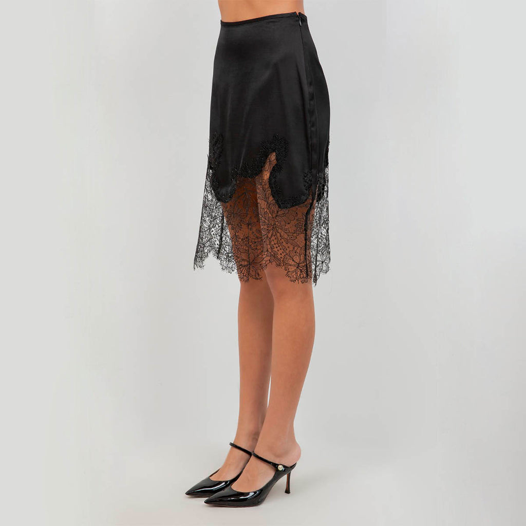 Falda Negra con Detalle Encaje