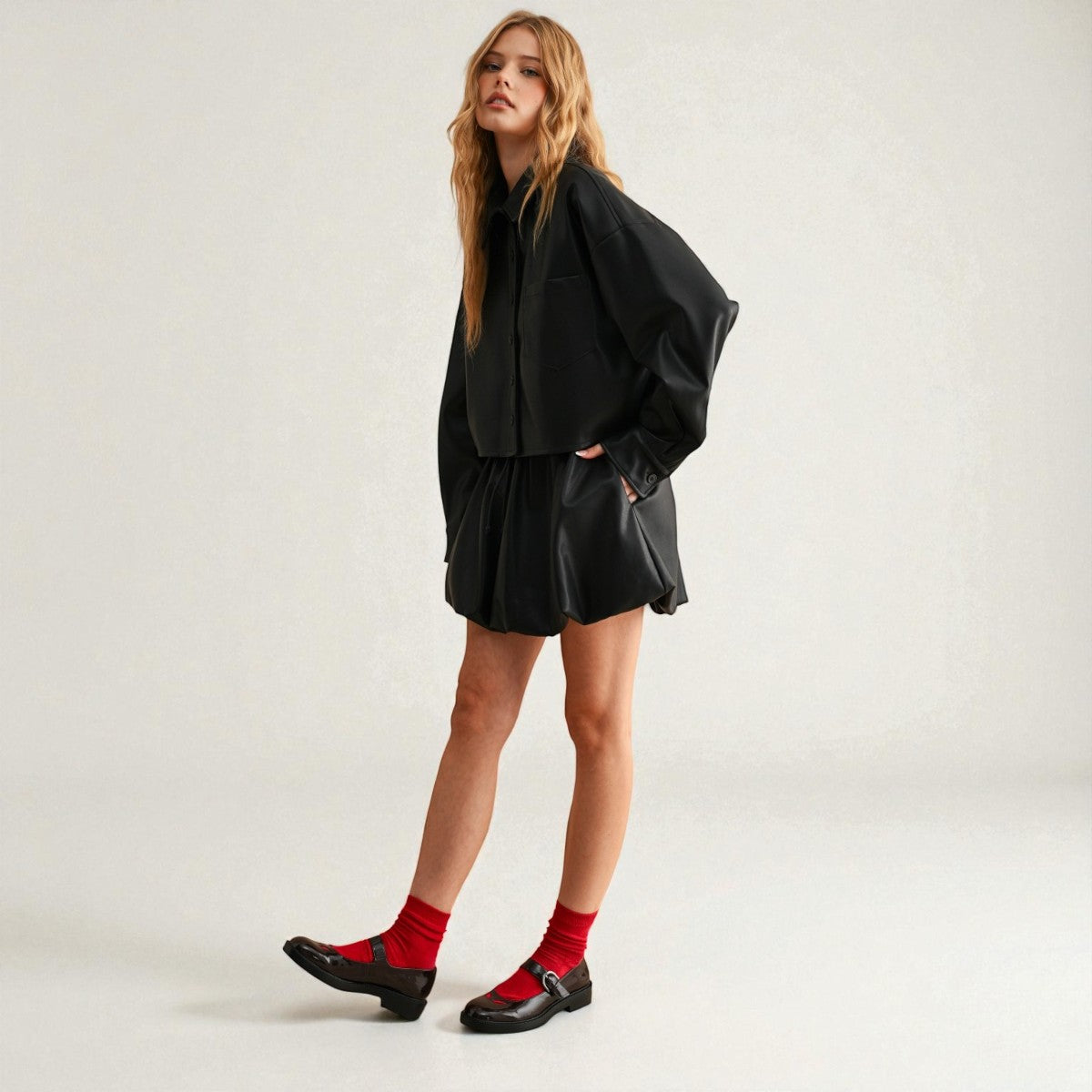 Falda Negra de Vinipiel